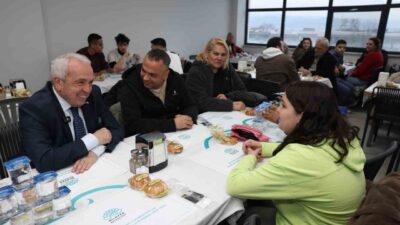 Nilüfer Belediye Başkanı Şadi Özdemir, Ramazan ayının manevi iklimini vatandaşlarla