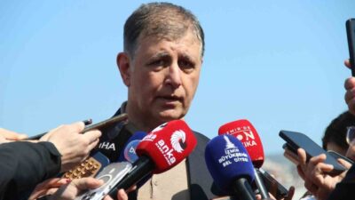 İzmir Büyükşehir Belediye Başkanı Dr. Cemil Tugay, İzmir Körfezi’ne atık