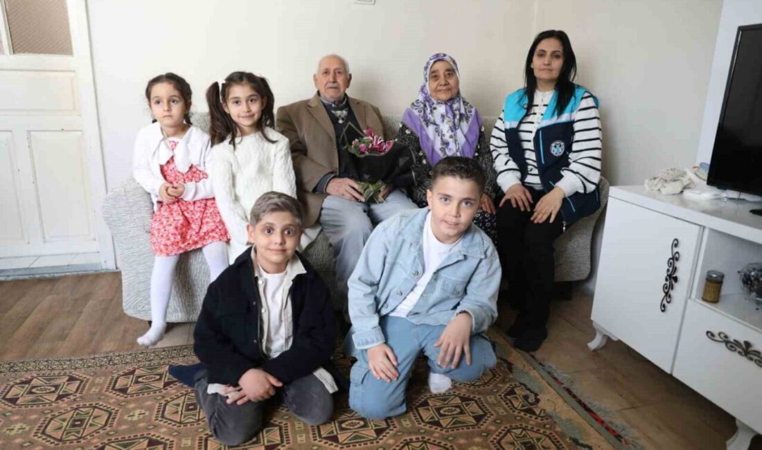 Battalgazi Belediyesi, çocuklarla birlikte yaşlı vatandaşları ziyaret ederek bayram dolayısıyla