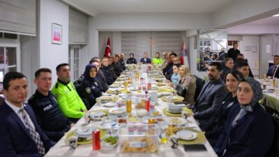 Bayburt Valiliği tarafından düzenlenen iftar programında, Vali Mustafa Eldivan, Bayburt