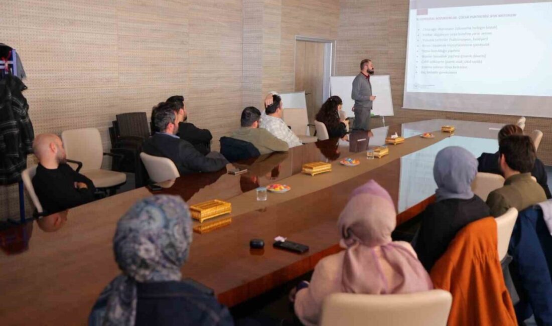 Bayburt’ta aile hekimlerine yönelik düzenlenen eğitimde, ruh sağlığı alanında tanıdan