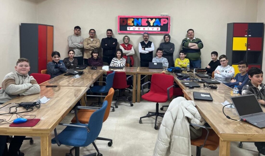Bayburt Gençlik Merkezi Deneyap Teknoloji Atölyesi’nde öğrencilere yönelik ’Çocukluk Çağında
