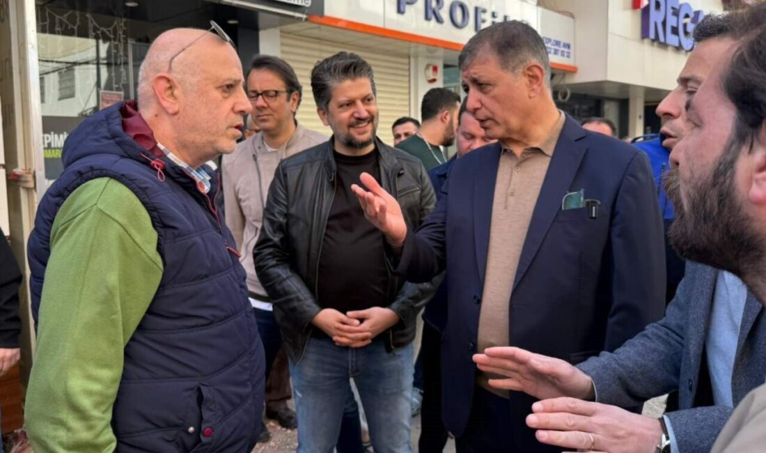 İzmir Büyükşehir Belediye Başkanı Dr. Cemil Tugay, Bayraklı Sevgi Yolu’nda