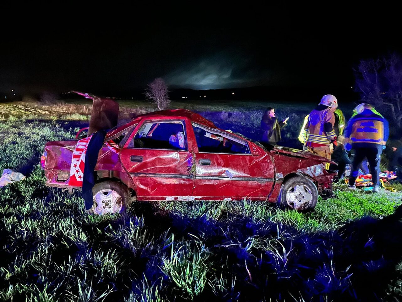 Manisa’nın Kula ilçesinde bir otomobil sürücüsünün direksiyon hakimiyetini kaybetmesi sonucu