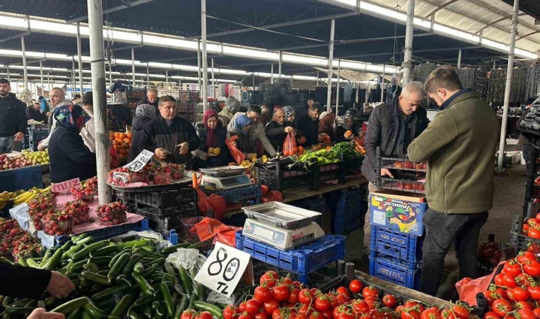 Samsun’un Çarşamba ilçesinde her hafta çarşamba günleri kurulan semt pazarları,