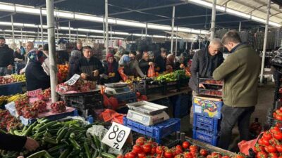 Samsun’un Çarşamba ilçesinde her hafta çarşamba günleri kurulan semt pazarları,