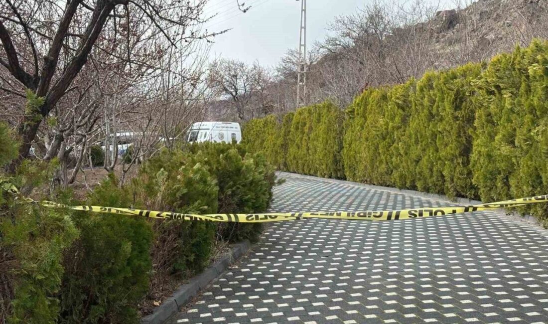 Kayseri’nin Melikgazi ilçesinde bir şahıs, kendini bahçede bulunan ağaca asarak