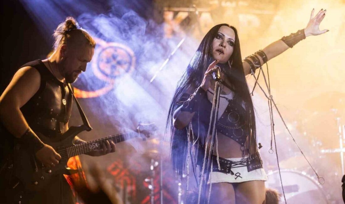 Belaruslu rock grubu KAIRA, Avrupa’da Türk enstrümanları ile verdikleri konserlerle