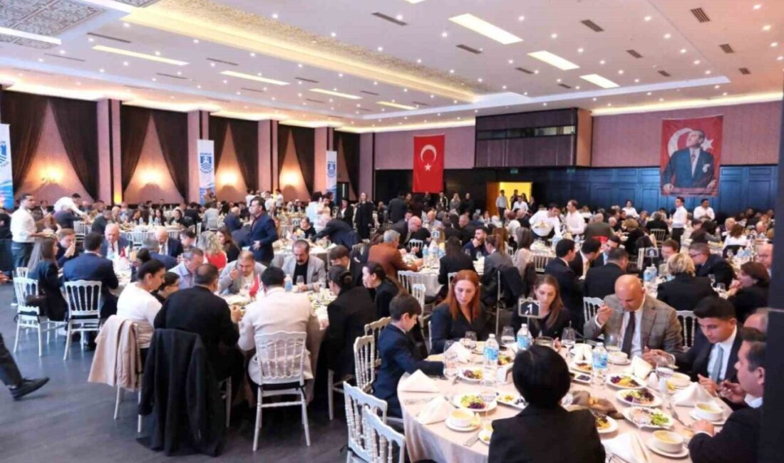 Bodrum Belediyesi, ilçede ikamet eden şehit ailelerini evlerinde ziyaret ederken,