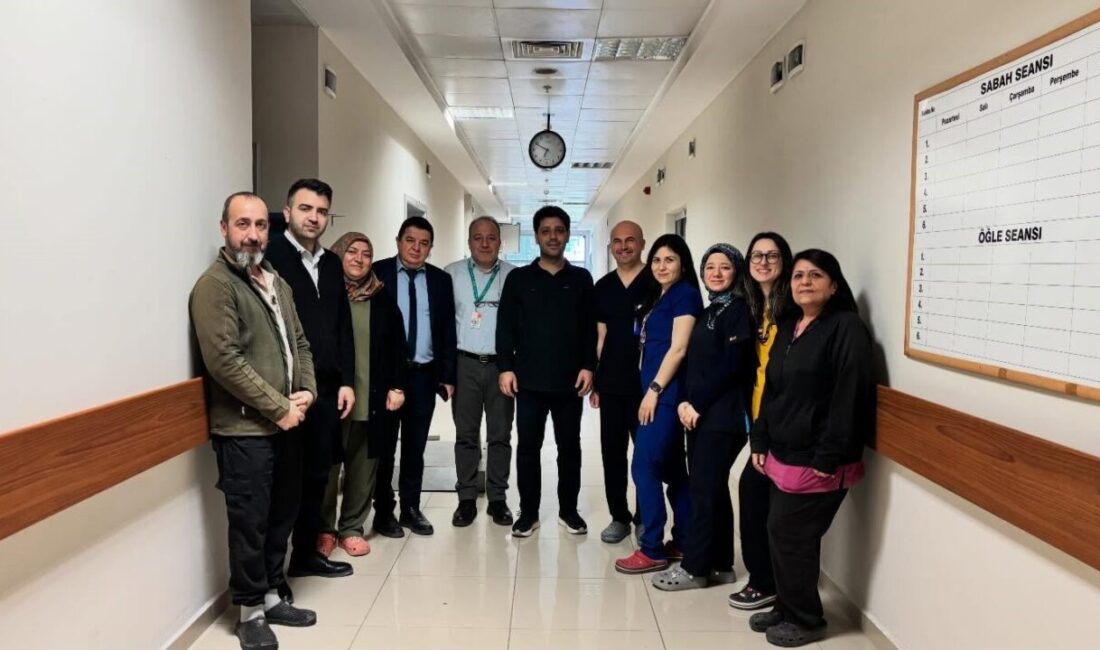 Bigadiç ilçesinde, Devlet Hastanesinde bayramlaşma programı gerçekleştirildi. Başhekim Dr. Barbaros