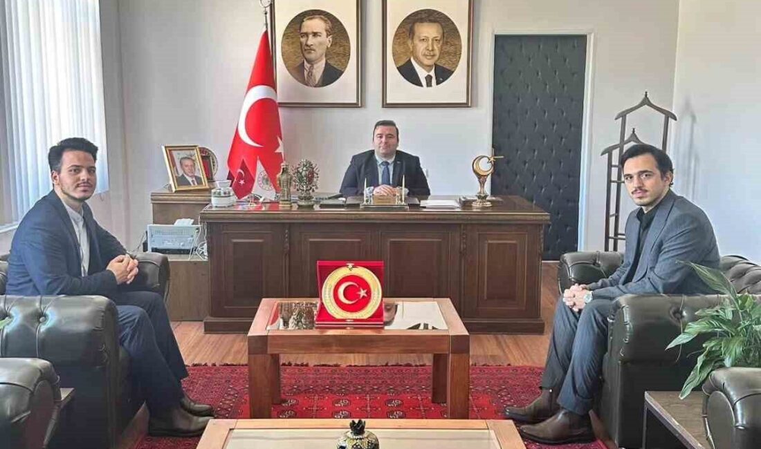 Bilecik’in İnhisar ilçesinde ikiz kardeşler komşu köylere imam olarak atandı.