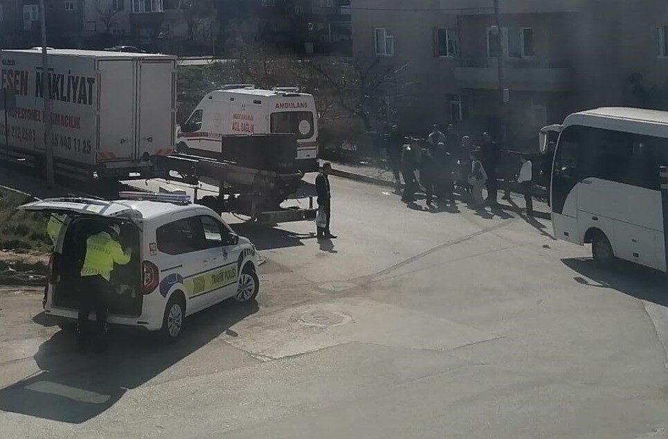 Bilecik’te motosiklet ve minibüsün karıştığı trafik kazasında 1 kişi yaralandı.