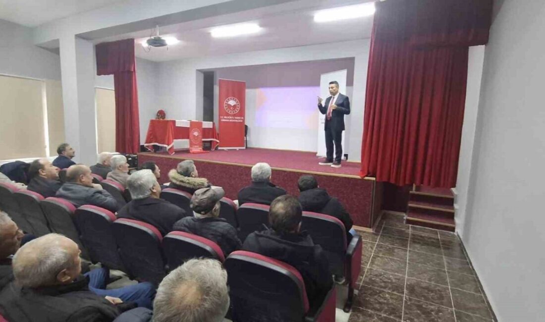 Bilecik’in Yenipazar ilçesinde üreticilere ‘Bitki koruma ürünleri’ ve ‘Gıda hijyeni’