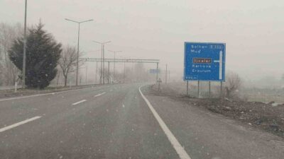 Meteorolojinin uyarı verdiği Bingöl’de kar yağışı tekrar başladı. Meteoroloji 13.