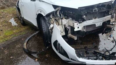 Bingöl’de meydana gelen trafik kazasında 4 kişi yaralandı. Kaza, Bingöl-Diyarbakır