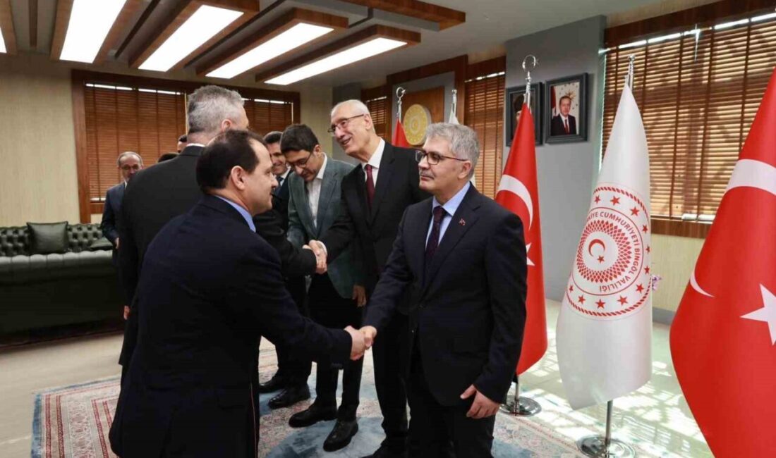 Bingöl’de Ramazan Bayramı dolayısıyla düzenlenen resmi bayramlaşma töreni, Bingöl Valisi