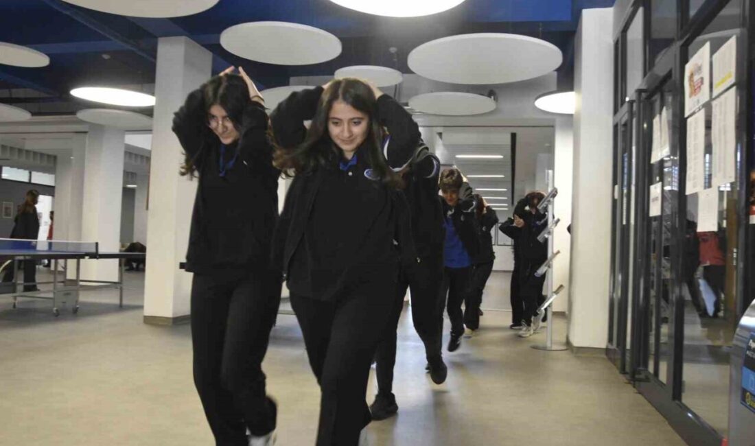 Bitlis’te 1-7 Mart Deprem Haftası çerçevesinde Milli Eğitim Müdürlüğü ve