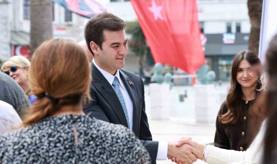 Bodrum Belediye Başkanı Tamer Mandalinci, Ramazan Bayramı dolayısıyla belediye binası