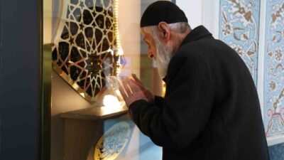 Sivas’ta yer alan Paşa Camii’nde muhafaza edilen Peygamber Efendimiz’e ait