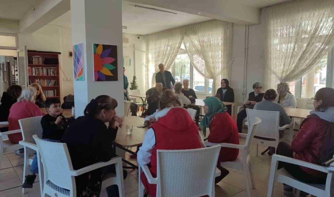 Burhaniye ilçesinde, Halk Eğitimi Merkezi Müdürü Turan Fırat Algül ve