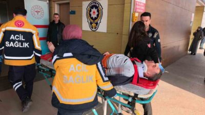 Bursa’nın İnegöl ilçesinde yolun karşısına geçerken otomobilin çarptığı yaya ağır