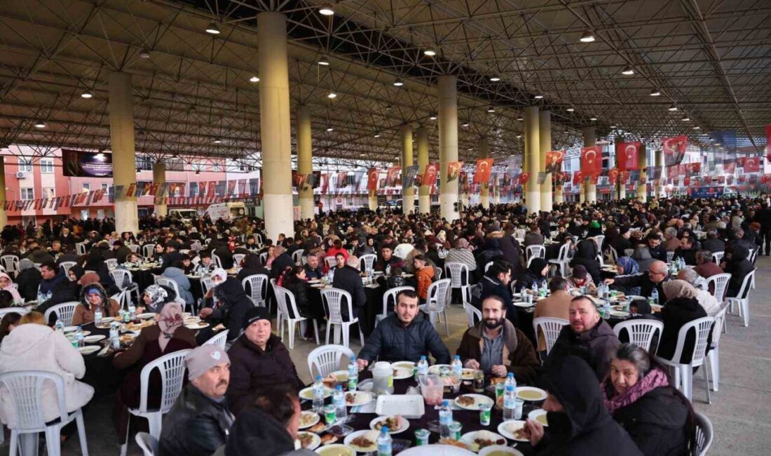 Bursa Büyükşehir Belediyesi, düzenlediği etkinlikler ve verdiği iftarlarla Ramazan’ın paylaşma