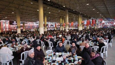 Bursa Büyükşehir Belediyesi, düzenlediği etkinlikler ve verdiği iftarlarla Ramazan’ın paylaşma