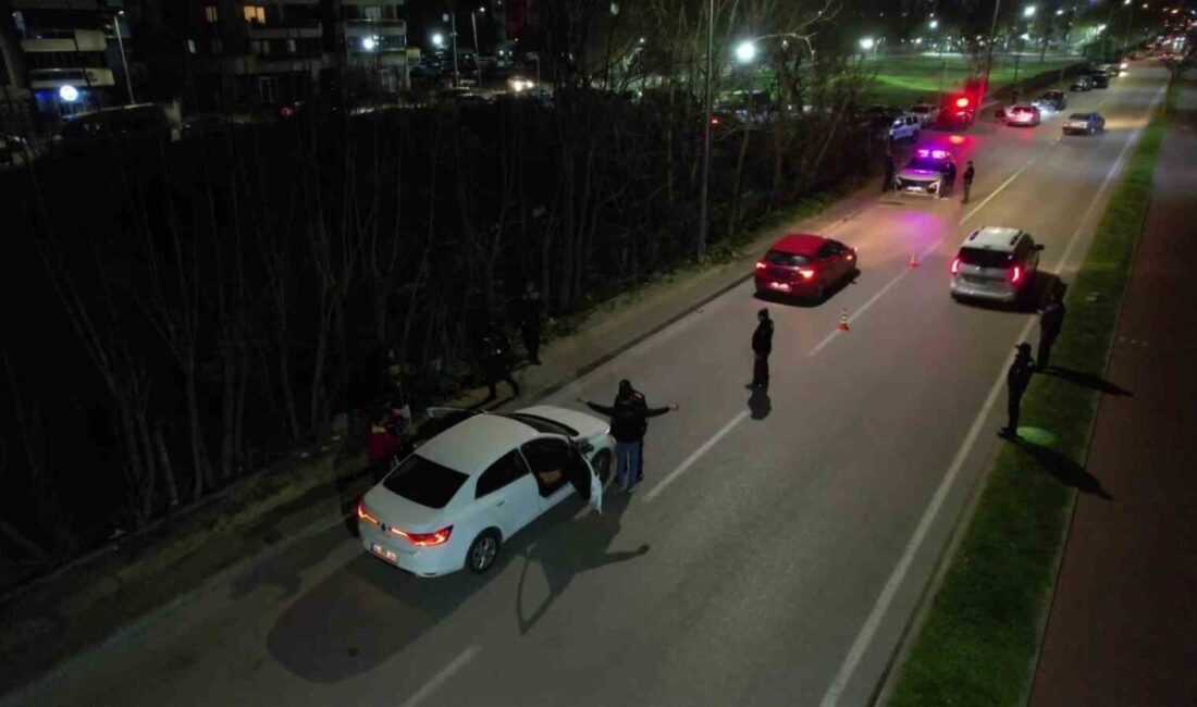 Bursa Polisi araçlarında yüksek sesle müzik yayını yapan, abartı egzoz