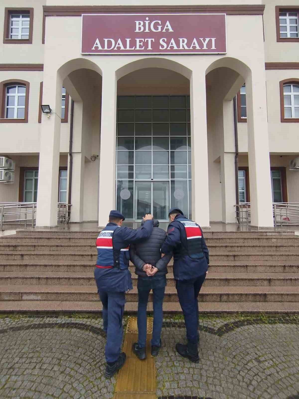 Bursa’dan Çanakkale’ye uyuşturucu madde getireceği öğrenilen şüpheli, Çanakkale’de jandarma ekiplerince