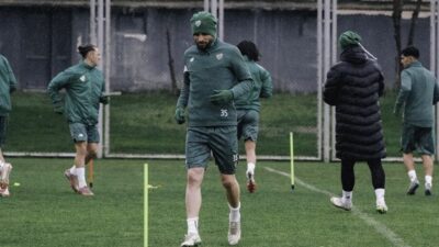 Bursaspor Güzide Gebzespor maçı öncesi tempoyu artırdı. Özlüce’de yapılan antrenmanda