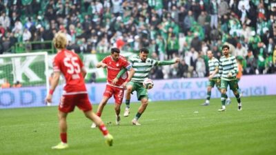 Bursaspor, şampiyonluk yolunda iki kritik deplasmana çıkıyor. Yeşil-beyazlılar önce Muşspor