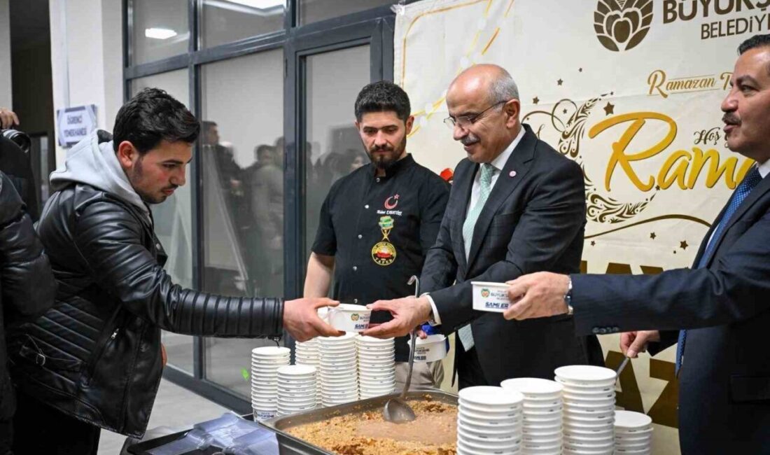 Malatya Büyükşehir Belediye Başkanı Sami Er, Turgut Özal Üniversitesinde düzenlenen