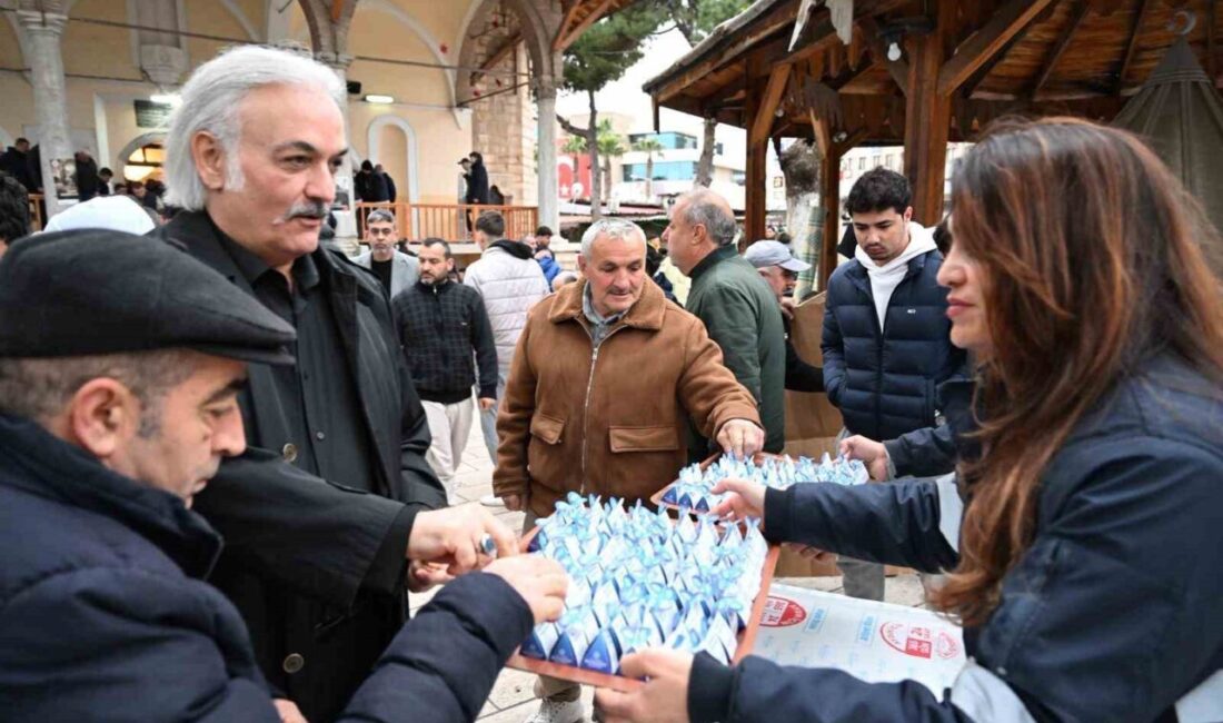Aydın Büyükşehir Belediyesi, Ramazan Bayramı dolayısıyla bayram namazı sonrası vatandaşlara