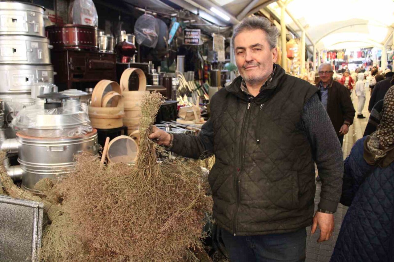 Eskiden her evin vazgeçilmezi olan çalı süpürgeleri, teknolojik temizlik araçlarının