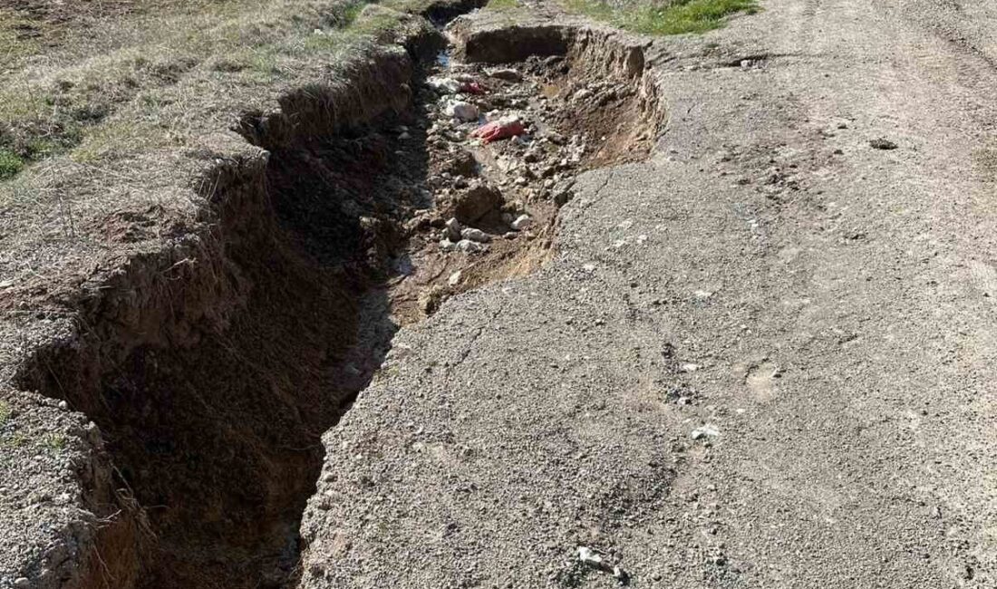 Çameli Belediyesi Fen İşleri Müdürlüğü ekipleri, Cumaalanı Mahallesi’nde bozulan ve