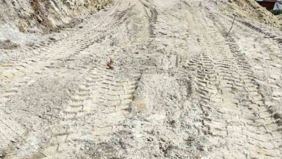 Çameli Belediyesi Fen İşleri ekipleri, Kirazlıyayla Mahallesi’nde yaşayan iki engelli