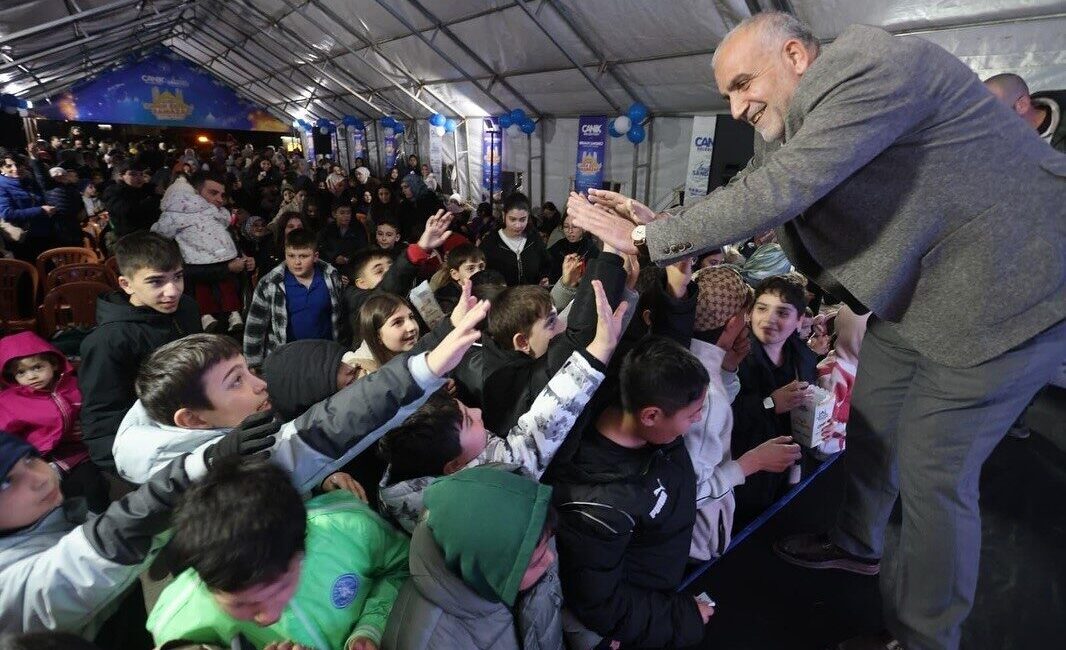 Samsun’un Canik Belediye Başkanı İbrahim Sandıkçı, Ramazan ayı boyunca çocukları