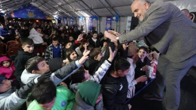 Samsun’un Canik Belediye Başkanı İbrahim Sandıkçı, Ramazan ayı boyunca çocukları