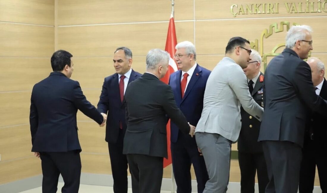 Çankırı’da Ramazan Bayramı dolayısıyla düzenlenen programda protokol üyeleri ve vatandaşlar