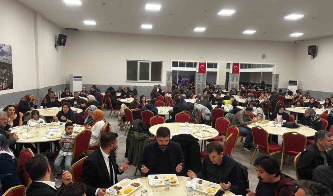 Kütahya’nın Çavdarhisar ilçesinde, Çavdarhisar İmam-Hatip Ortaokulu tarafından düzenlenen “Maarifin Kalbinde