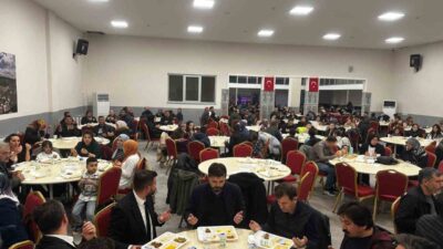 Kütahya’nın Çavdarhisar ilçesinde, Çavdarhisar İmam-Hatip Ortaokulu tarafından düzenlenen “Maarifin Kalbinde