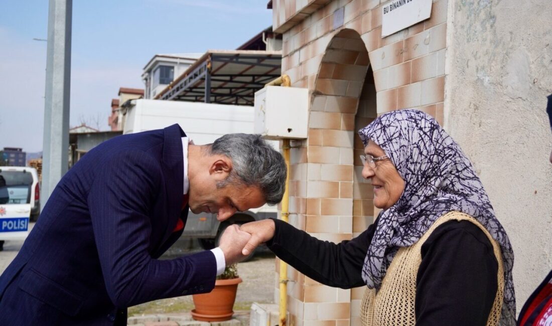 Zonguldak’ın Çaycuma İlçe Kaymakamı Adem Kaya, 18 Mart Şehitleri Anma