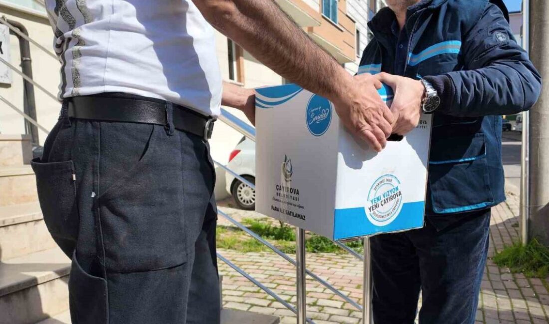Çayırova’da belediye ekiplerince hazırlanan gıda kolileri ramazan ayı dolayısıyla ihtiyaç