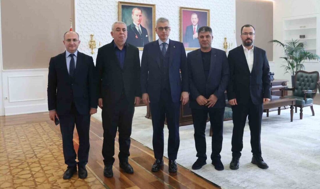 Medilines Hospital Yönetim Kurulu Başkanı Celal Çoban, Sağlık Bakanı Prof.