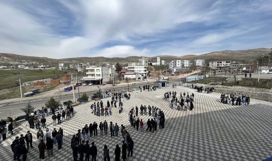 Diyarbakır’ın Çermik ilçesinde 1-7 Mart Deprem Haftası münasebetiyle okullarda deprem