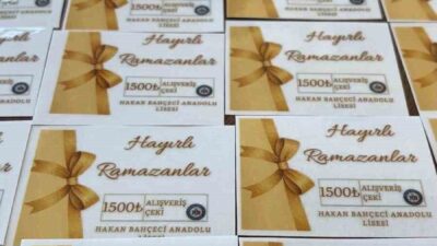 Diyarbakır’ın Çermik ilçesinde, Hakan Bahçeci Anadolu Lisesinde öğrencilere yardım çeki