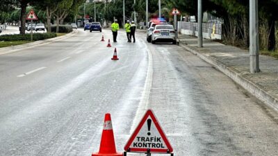 İzmir’in turistik ilçelerinden Çeşme’de, bayram yoğunluğu öncesinde trafik güvenliğini sağlamak