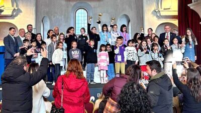 Satranç tutkunlarını bir araya getiren ’Çeşme Dünya Kadınlar Günü Satranç