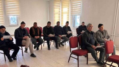 Afyonkarahisar’da çiftçilere yönelik doğru sulama ve gübreleme konusunda bilgilendirme yapıldı.