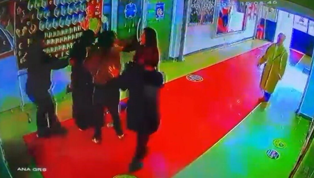 Esenyurt’ta bir okulda yaşanan olayda, iddiaya göre sınıfta sorun çıkaran